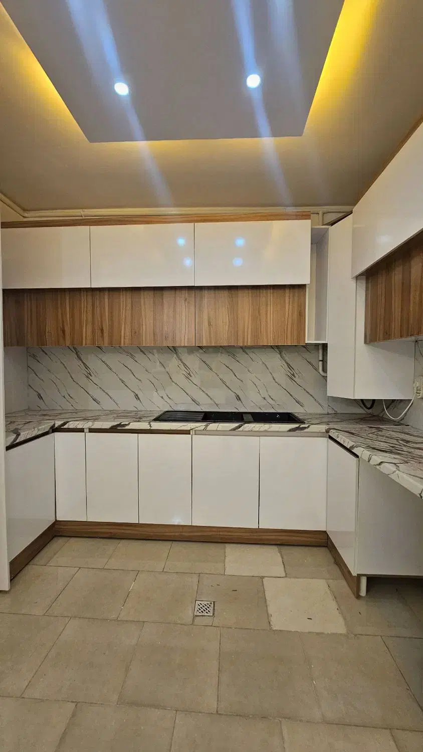 آپارتمان 85متری فول درجه 1 با پارکینگ مسقف خ ظفر|فروش آپارتمان|هشتگرد, شهرک صبا سوله|دیوار