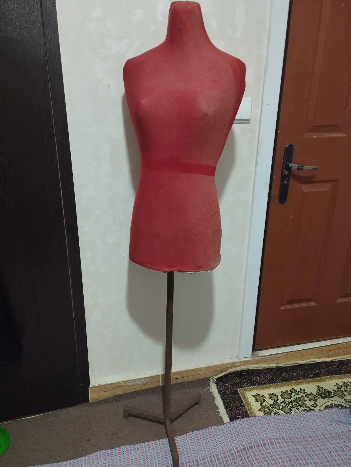 لوازم خیاطی|لوازم خیاطی و بافتنی|رشت, تازه آباد|دیوار