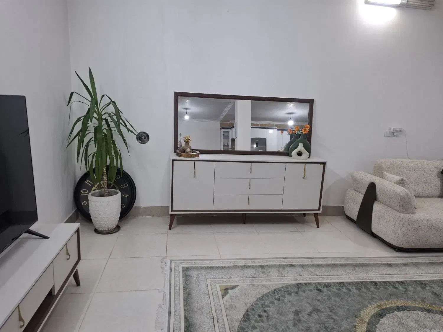 آینه کنسول|بوفه، ویترین، کنسول|شیراز, شهرک استقلال|دیوار