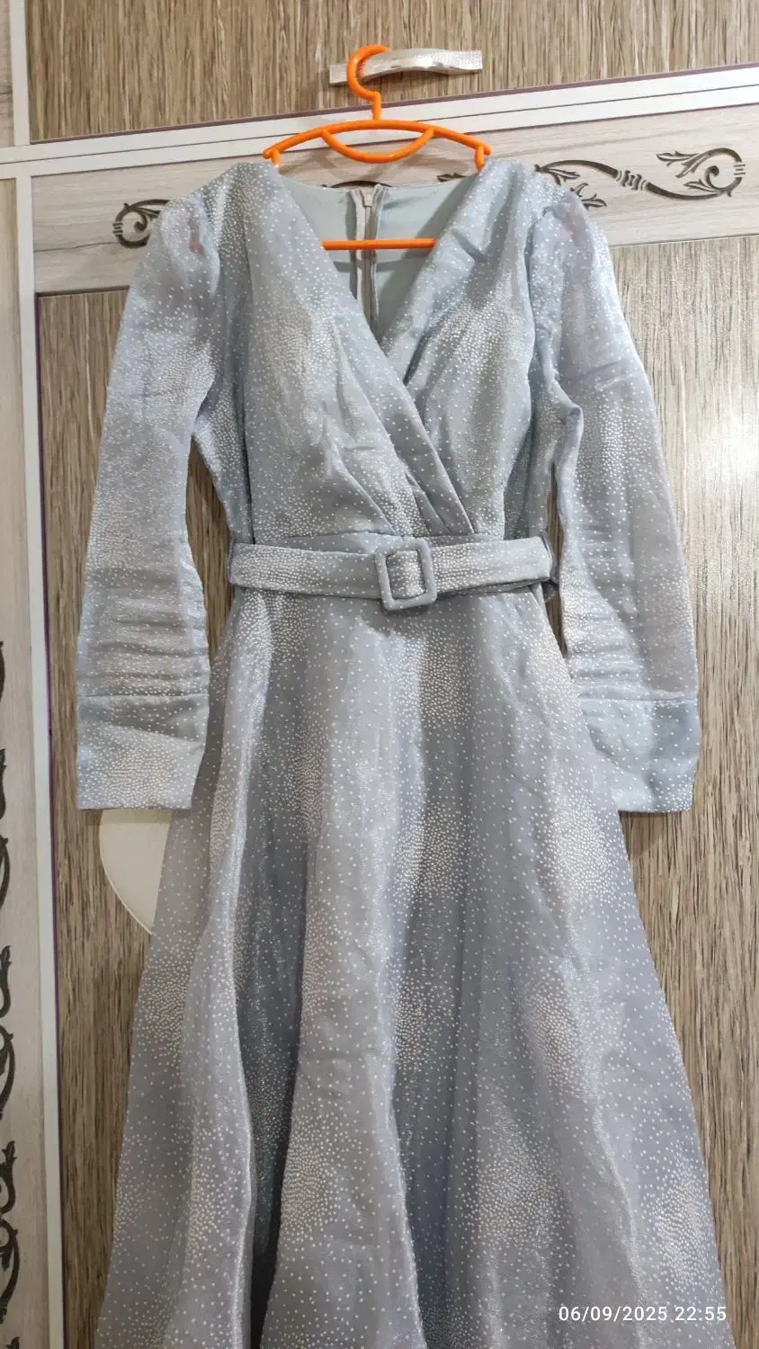 لمجلسی بلند طوسی|لباس|شادگان, |دیوار