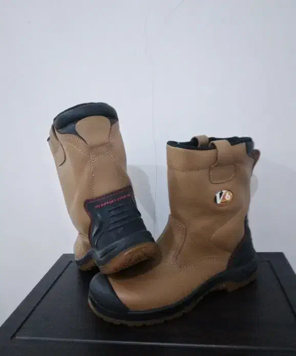 بوت مردانه|کیف، کفش، کمربند|ویلکیج, |دیوار