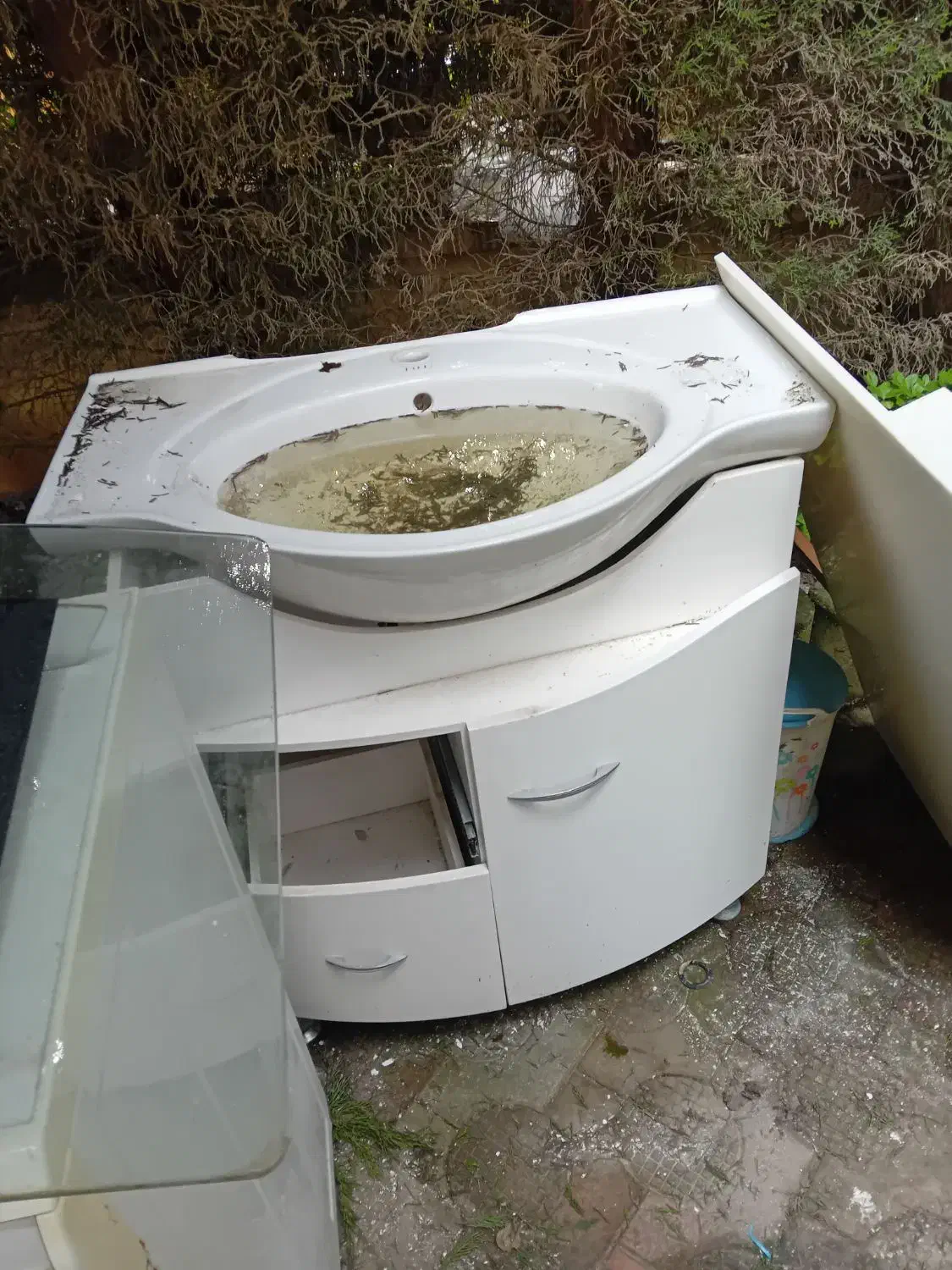 فروش روشویی دسته دوم|لوازم سرویس بهداشتی|ایزدشهر, |دیوار