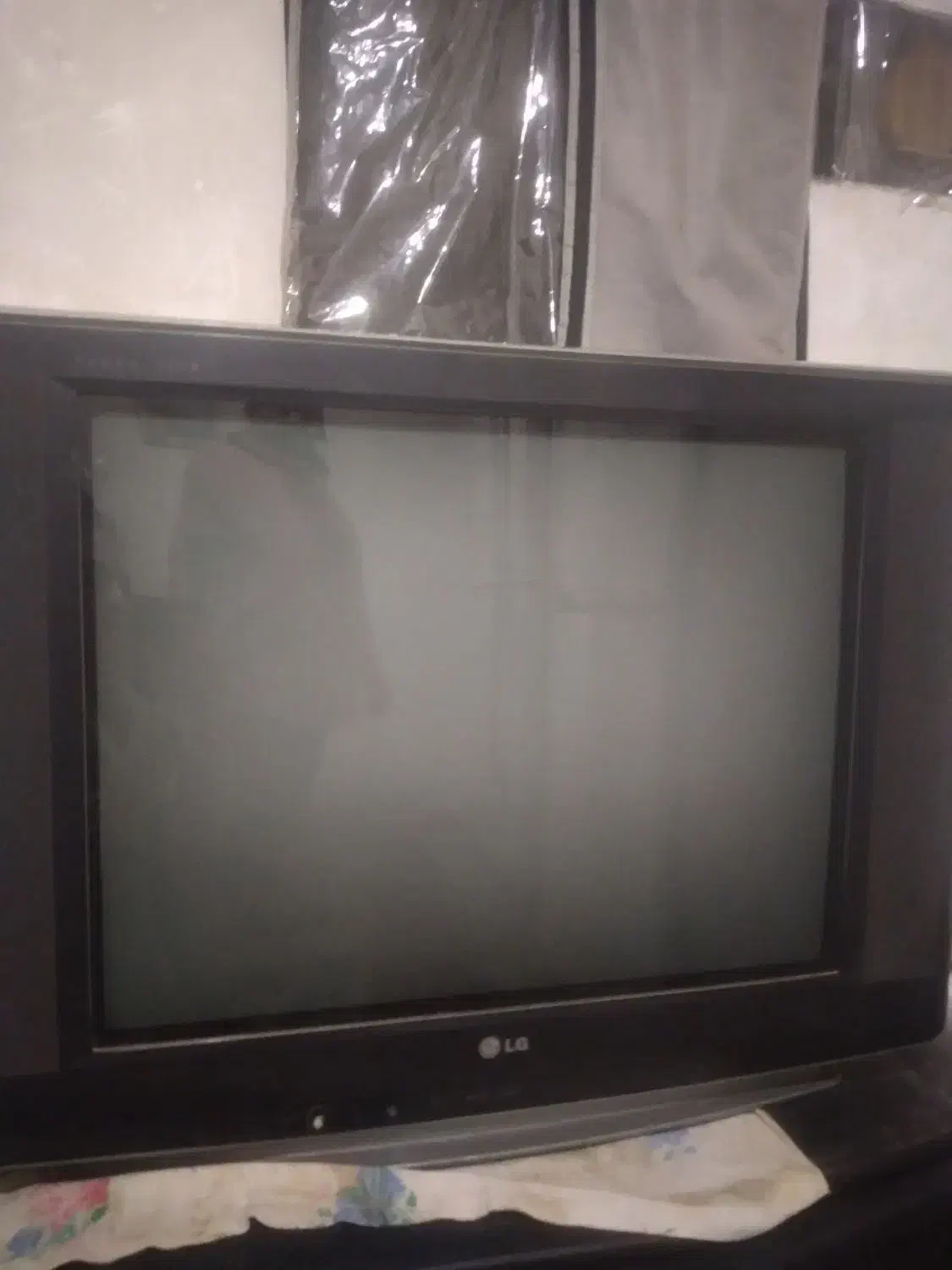 ۳عددتلویزیون ۲۹الجی|تلویزیون و پروژکتور|نیشابور, خط کاشمر|دیوار