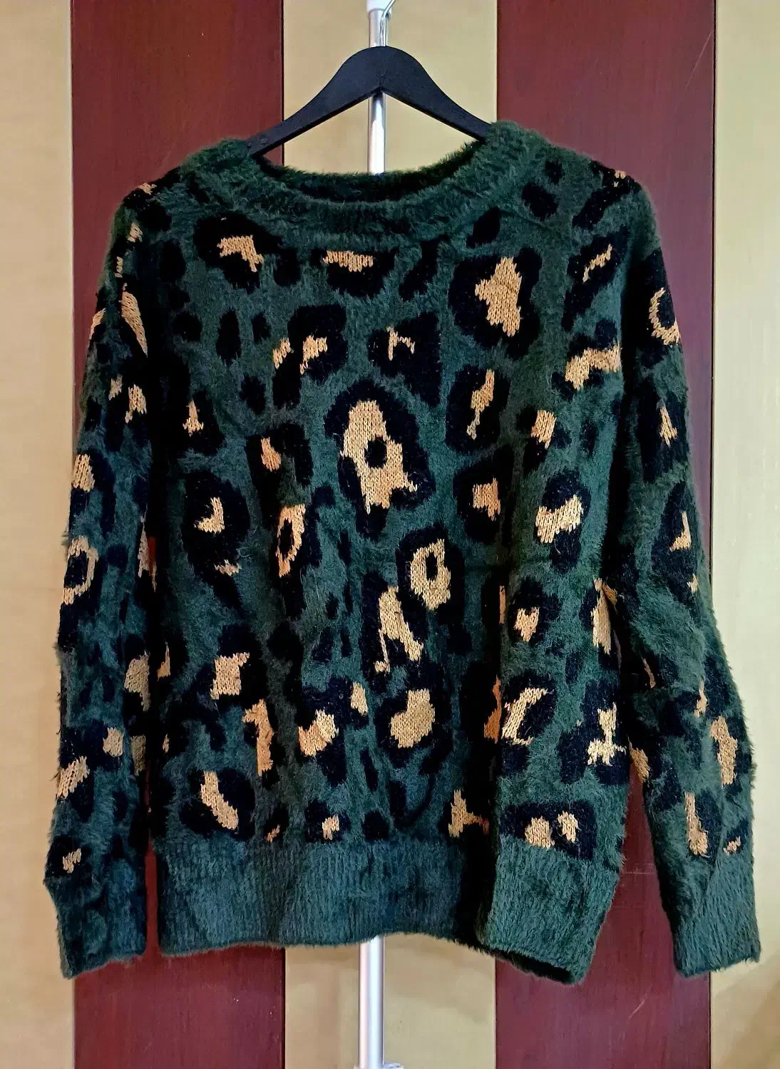 پوشاک اروپایی اورجینال|لباس|بروجن, |دیوار