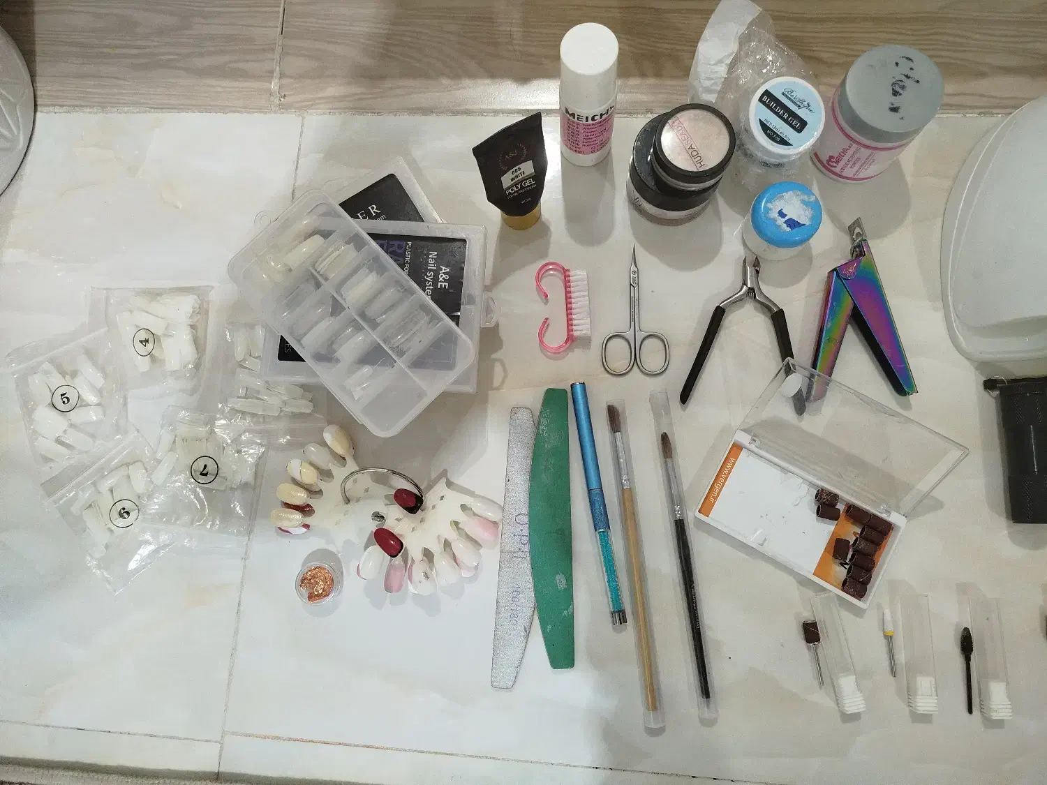 لوازم کاشت ناخن|آرایشگاه و سالن‌های زیبایی|مشگین شهر, |دیوار