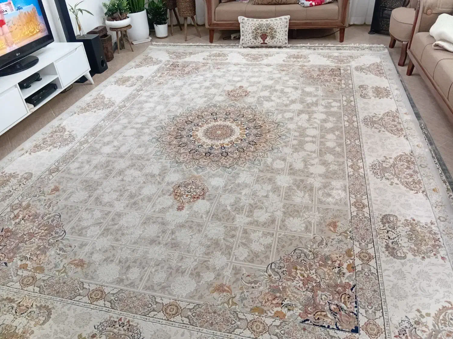 فرش ۱۲متری|فرش|نیشابور, گمنام غربی|دیوار