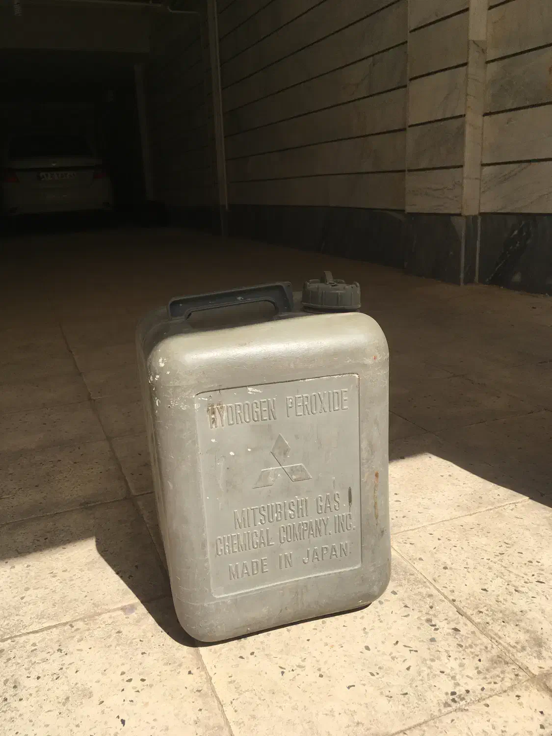 دبه (پیت ) ۲۰ لیتری ژاپنی میتسو بیشی|ظروف نگهدارنده، پلاستیکی، یکبارمصرف|قزوین, |دیوار