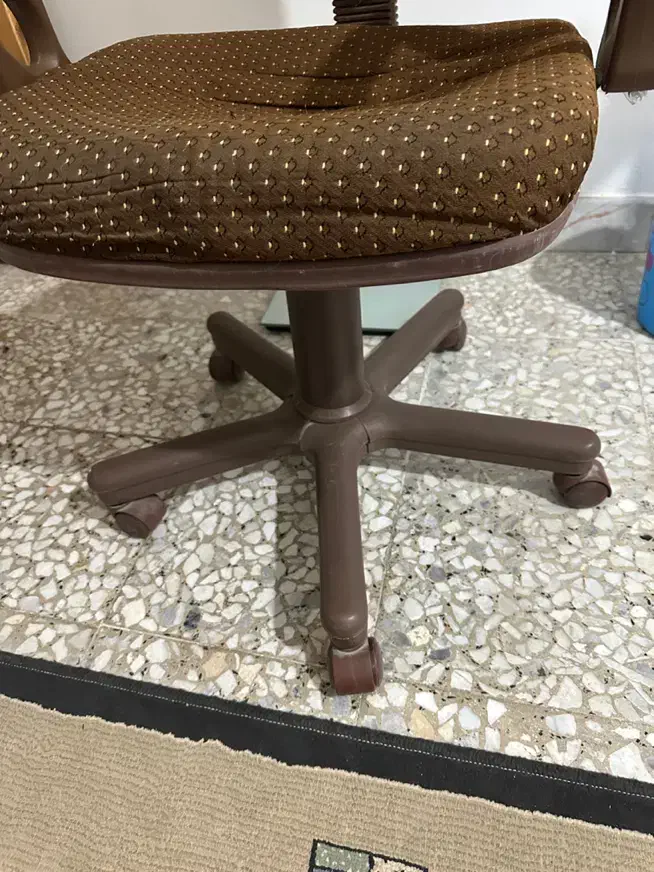 صندلی چرخدار|صندلی و نیمکت|شاهینشهر, حافظ شمالی|دیوار