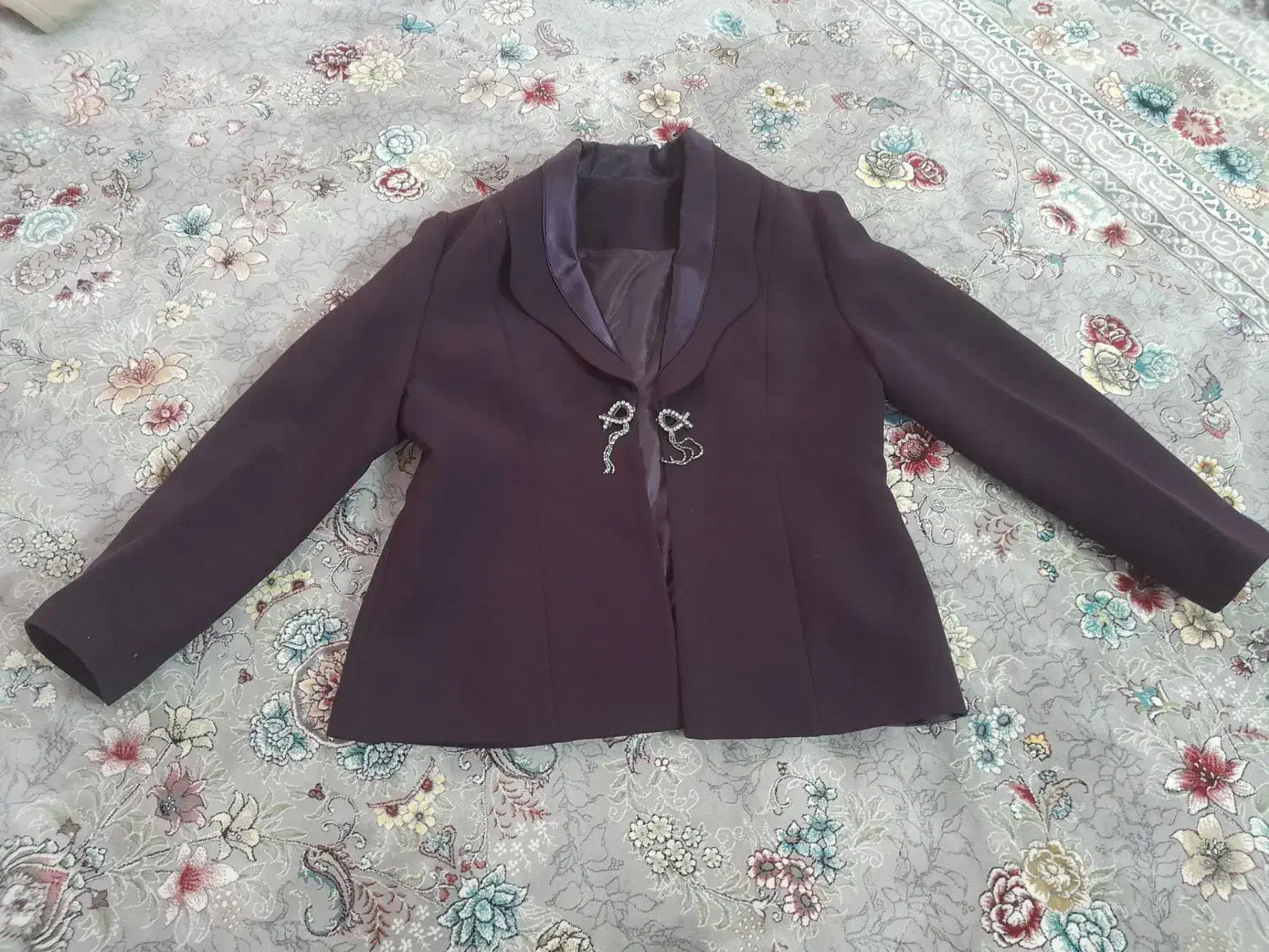 کت و دامن|لباس|کنگاور, |دیوار