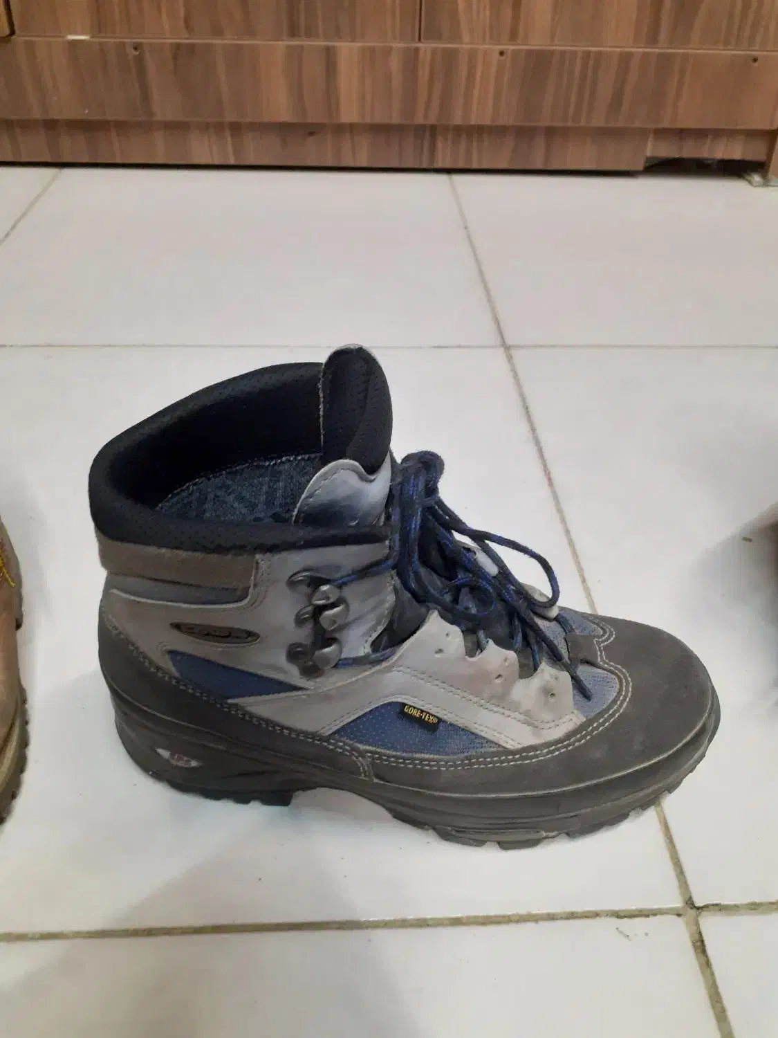 کفش کوهنوردی|کیف، کفش، کمربند|پردیس, فاز ۸|دیوار