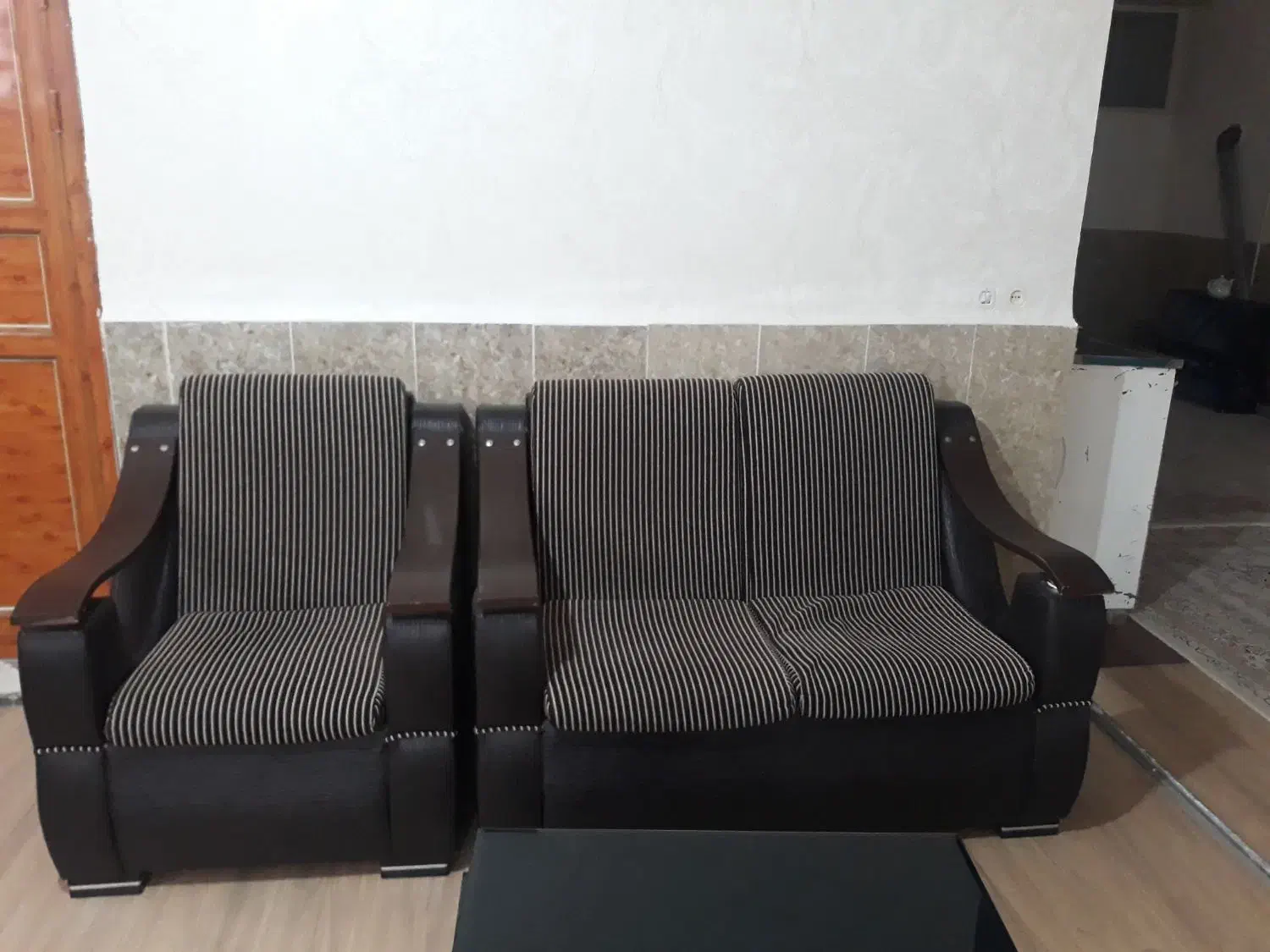 یک دست مبلمان کار کرده|مبلمان خانگی و میز عسلی|خرمآباد, |دیوار