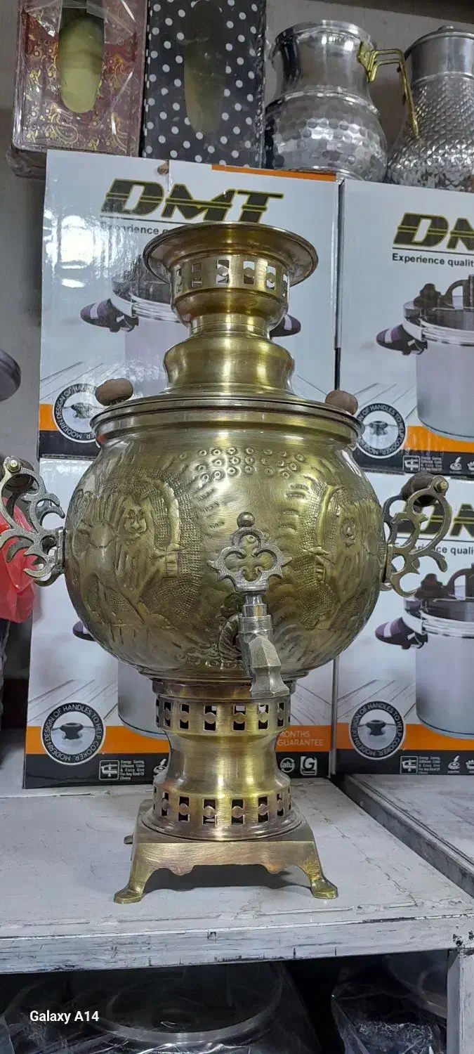 سماور ذغالی برنجی|کلکسیون اشیاء عتیقه|بوکان, |دیوار