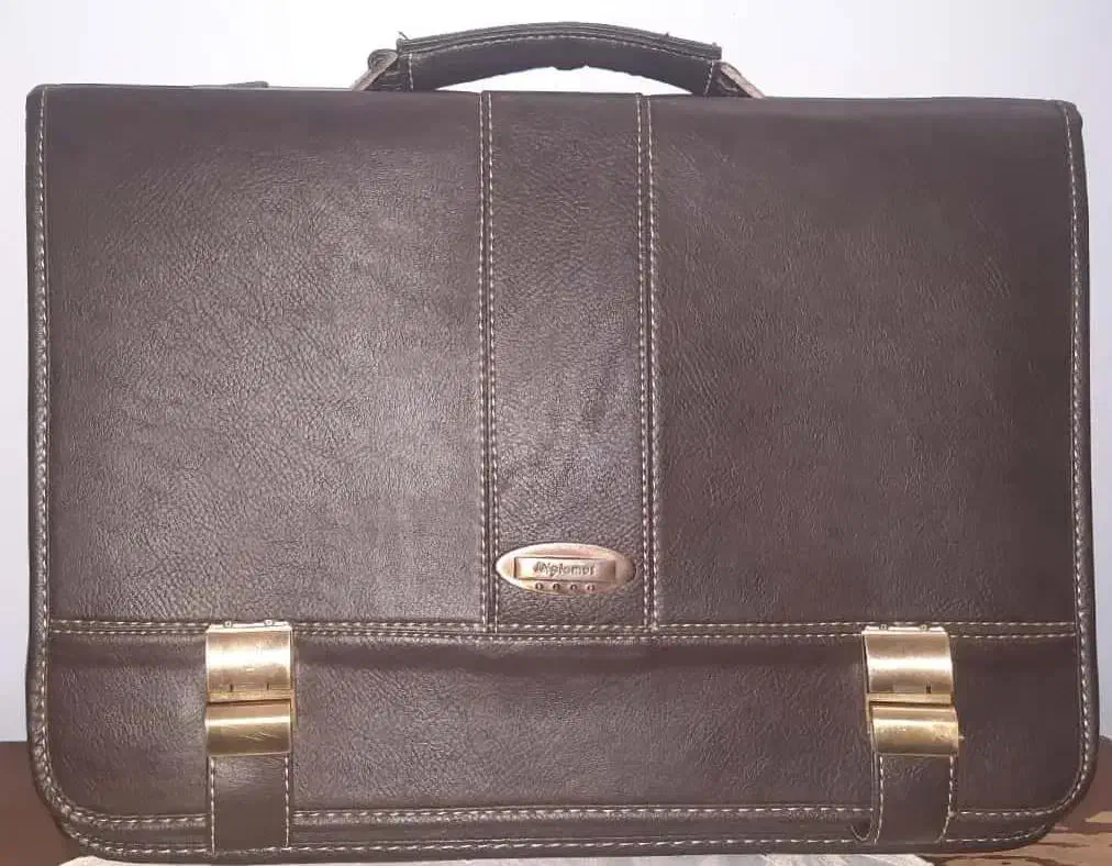 کیف اداری چرمی دیپلمات|کیف، کفش، کمربند|مشهد, شاهد (شهرک غرب)|دیوار