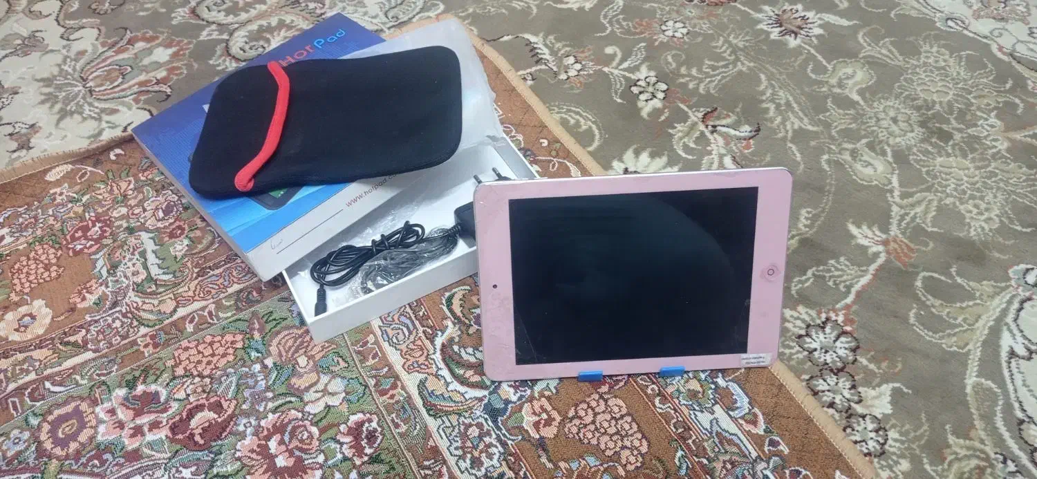 تب لت|تبلت|مشهد, طبرسی شمالی|دیوار