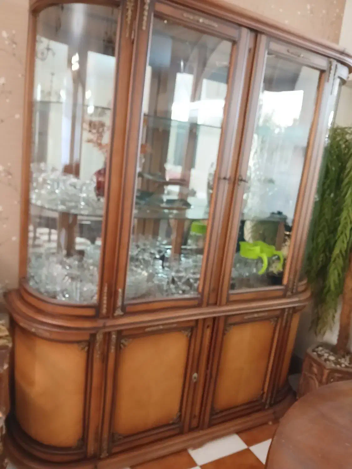 بوفه ظریف وشیک /سالم وچوب راش/|بوفه، ویترین، کنسول|تهران, جنت‌آباد مرکزی|دیوار