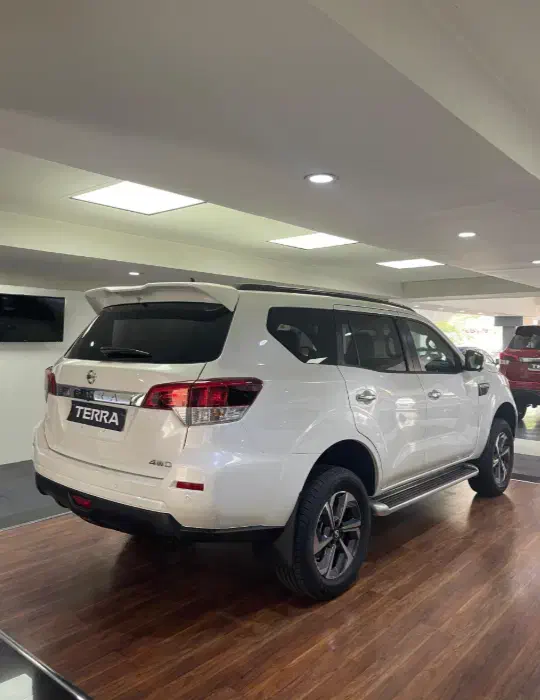 نیسان ترا سفید|خودرو سواری و وانت|تهران, حکمت|دیوار