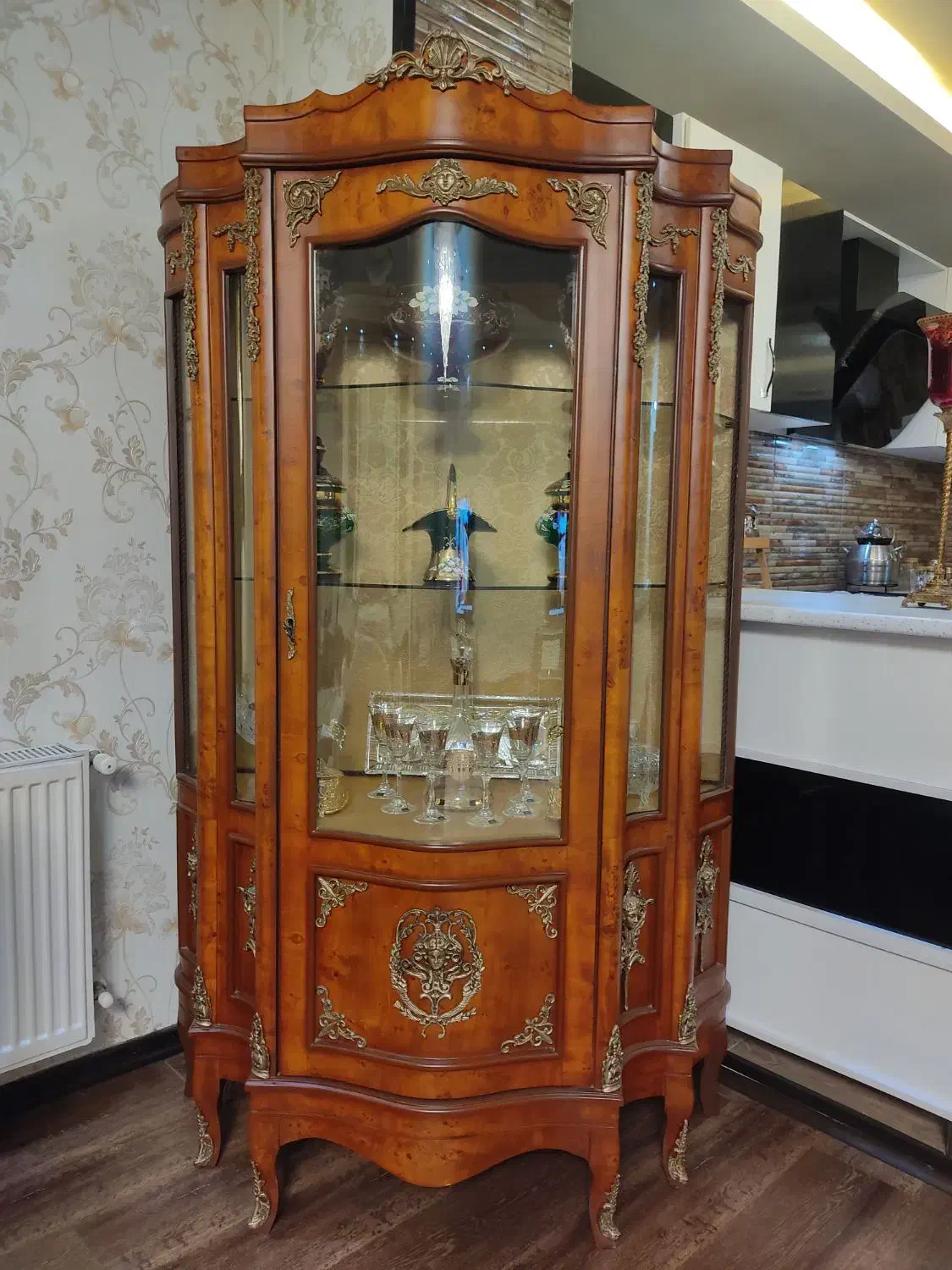 بوفه چوبی|بوفه، ویترین، کنسول|ارومیه, |دیوار