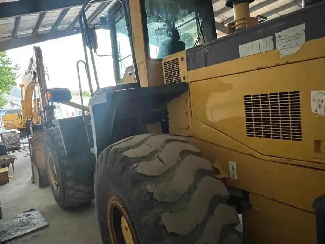 لودر۴۷۰کوماتسو۲۰۱۰فابریک|خودرو سنگین|شیراز, دکتر حسابی|دیوار