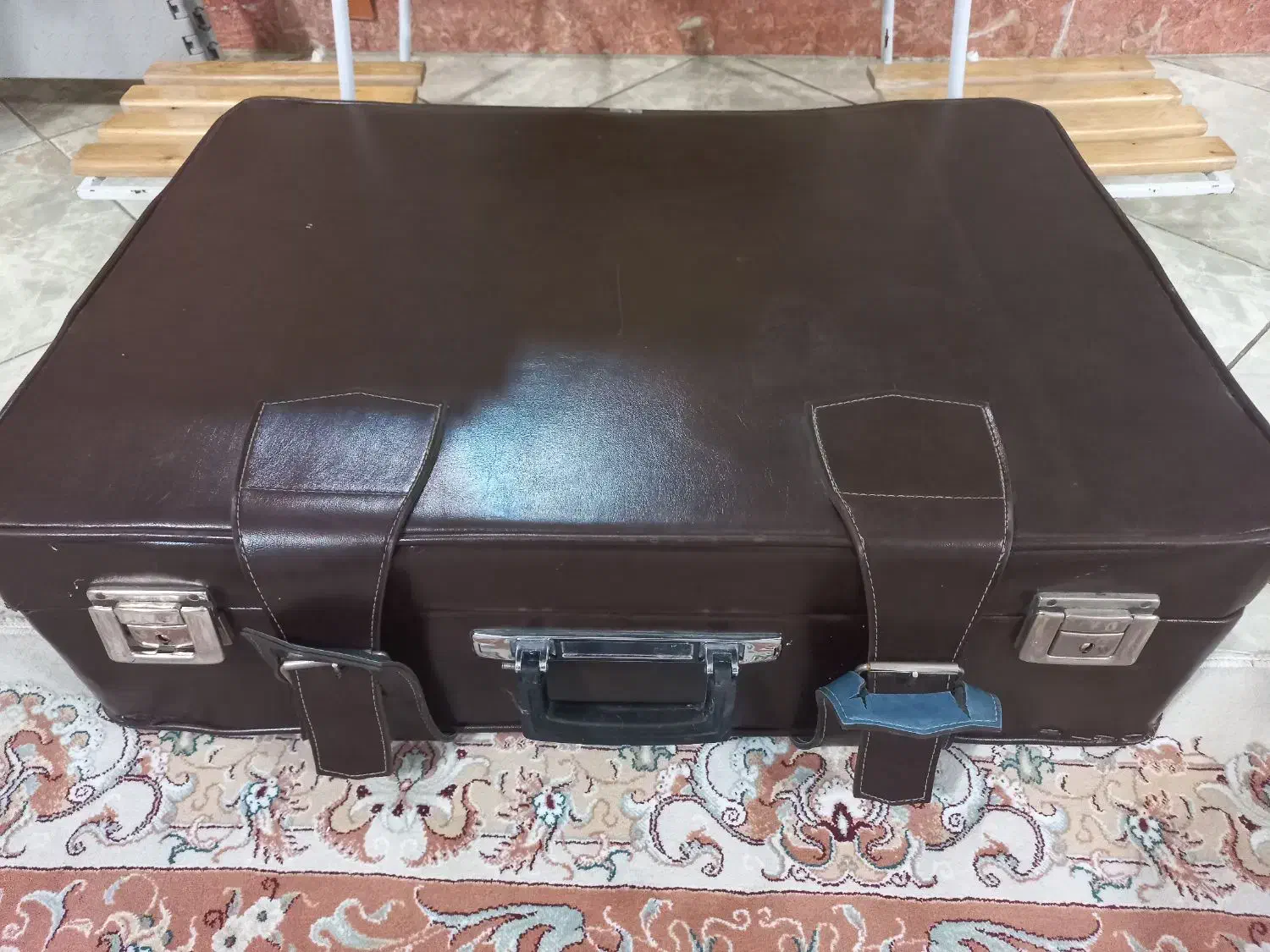 چمدان قدیمی چرم مناسب دکور و استفاده|کیف، کفش، کمربند|مشهد, امام خمینی|دیوار