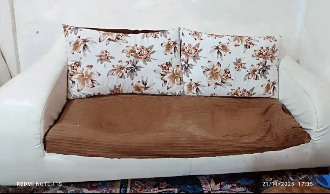 مبل هفت نفره ومیزوگل میز|مبلمان خانگی و میز عسلی|شیراز, شهرک قمشه|دیوار