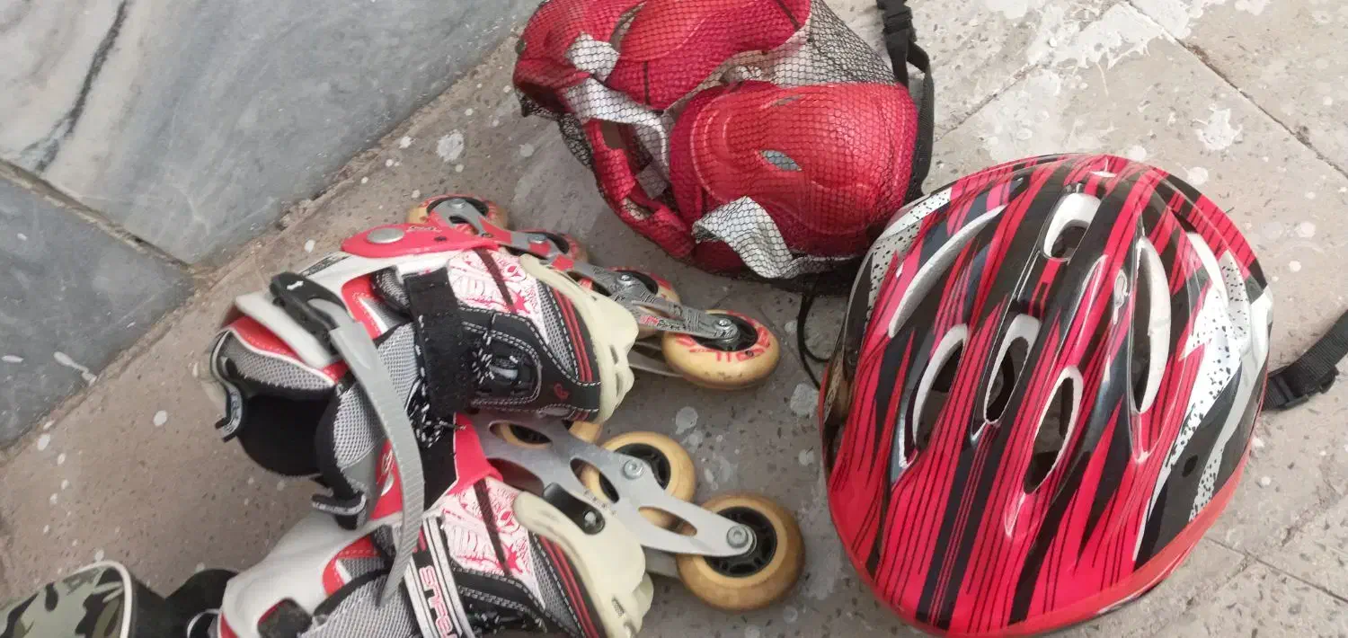 اسکیت با تمام لوازم|دوچرخه، اسکیت، اسکوتر|اندیشه, اندیشه فاز ۱|دیوار