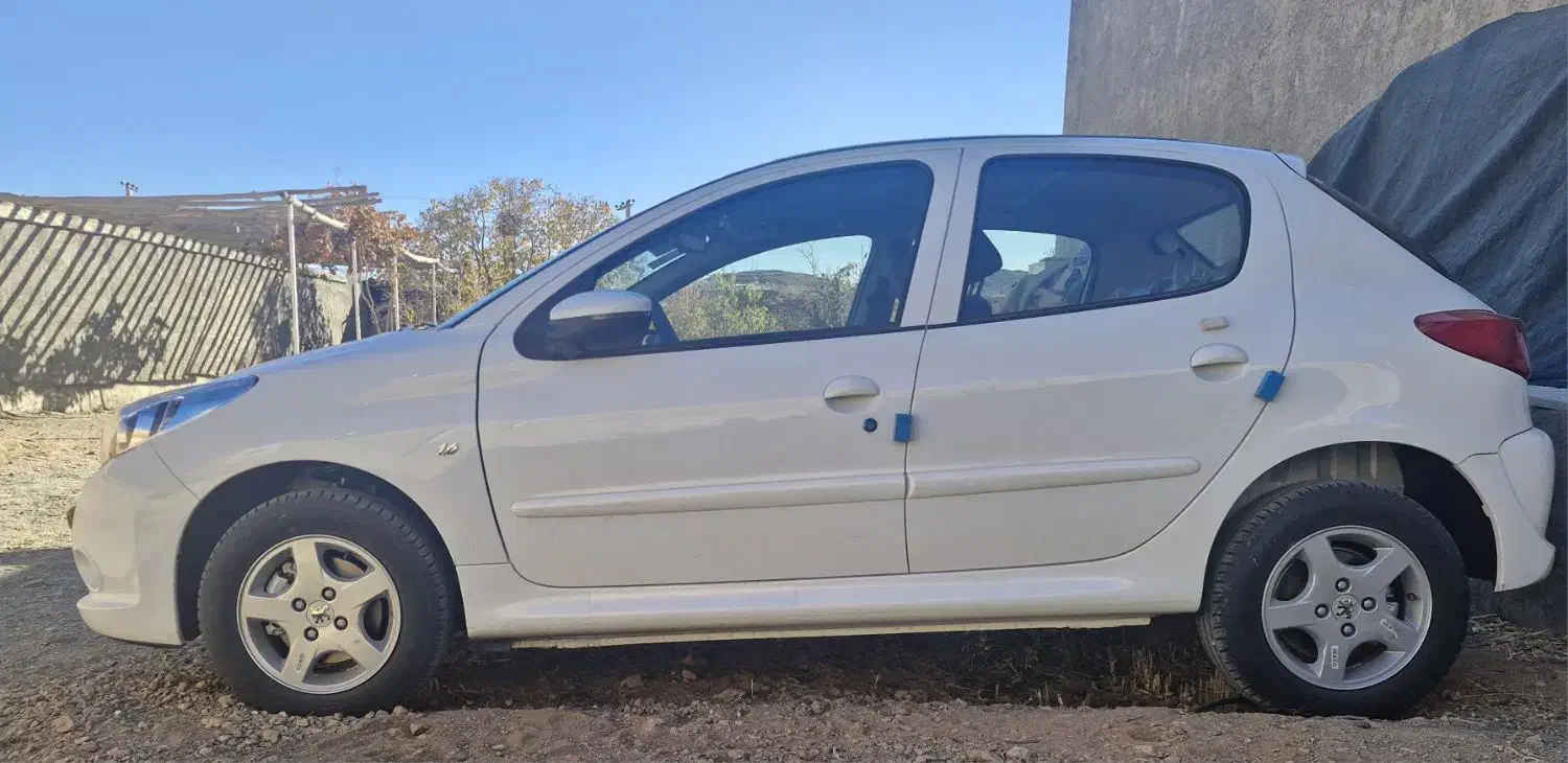 207 پانا رنگ سفید مدل ۱۴۰۴|خودرو سواری و وانت|یزد, |دیوار