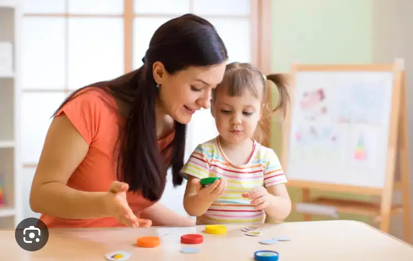 مربی زبان و بازی برای کودک سه ساله در منزل|استخدام آموزشی|تهران, هفده شهریور|دیوار