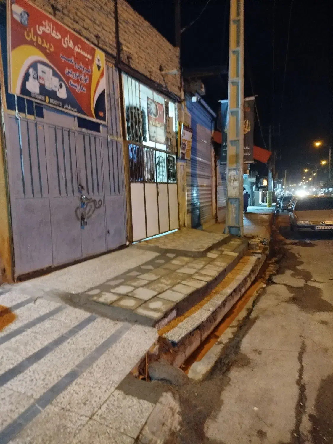 اجاره دو مغازه رو به رو بانک سپه|اجارهٔ مغازه و غرفه|زهک, |دیوار