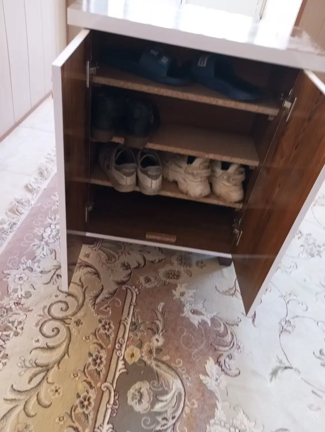 جاکفشی|جاکفشی، کمد، دراور|آباده, |دیوار