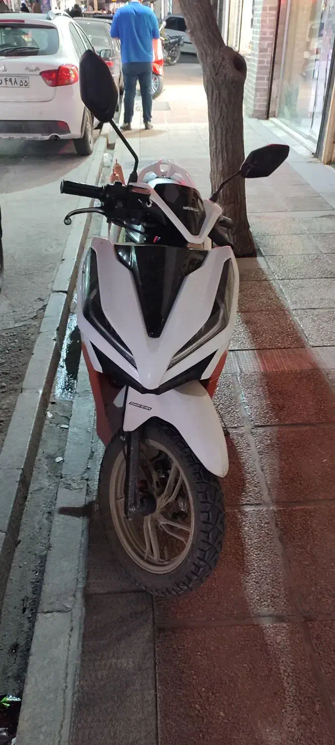 کلیک|موتورسیکلت|رباط‌کریم, رباط‌کریم|دیوار