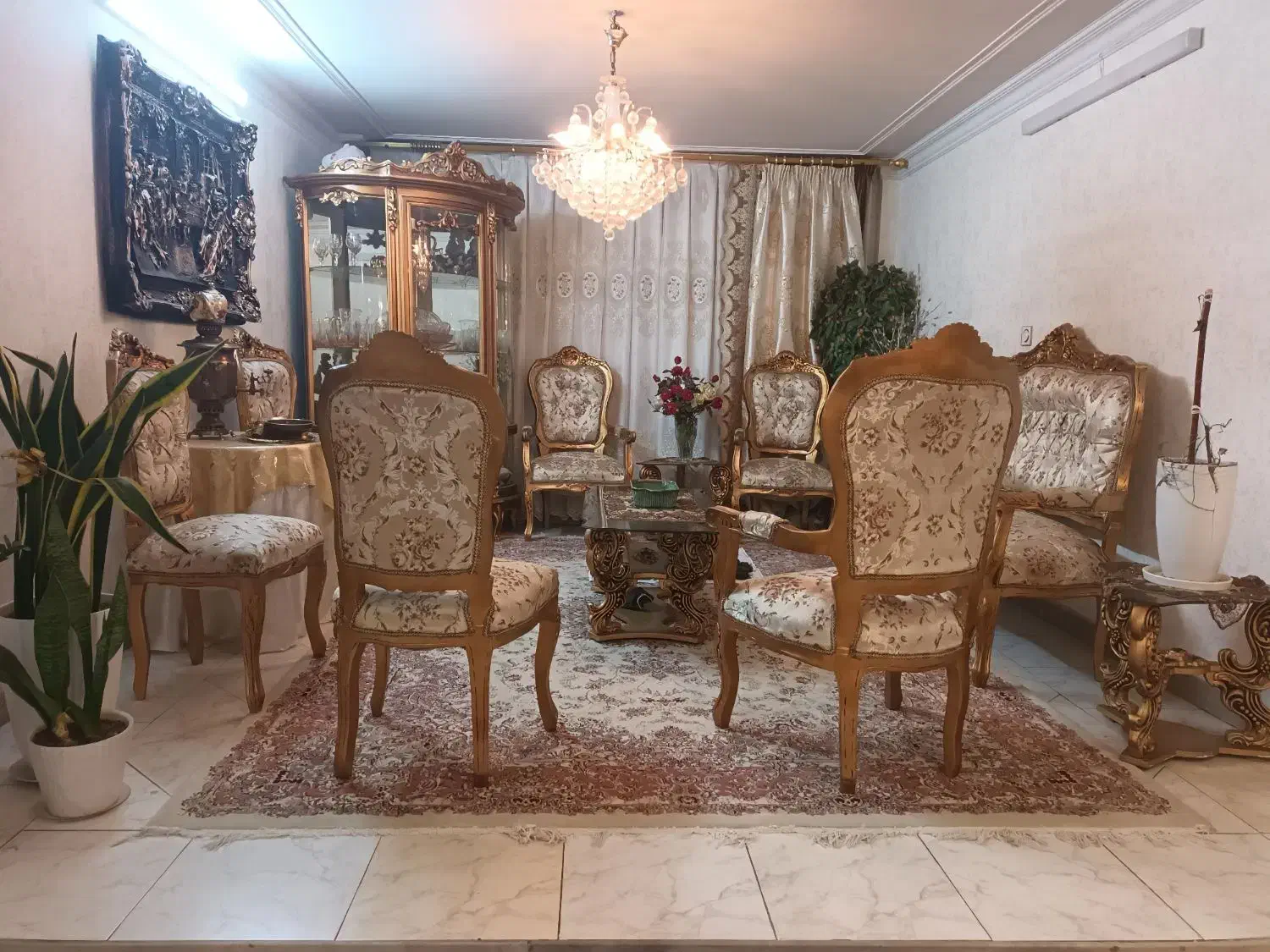 مبل ۹نفرسلطنتی کرم طلایی|مبلمان خانگی و میز عسلی|تهران, افسریه شمالی|دیوار