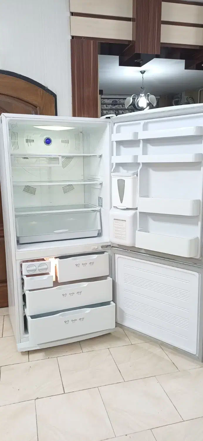 یخچال فریزرنیم سایداسنوابدون برفک متوراصل کره درحد|یخچال و فریزر|مشهد, ابوذر|دیوار