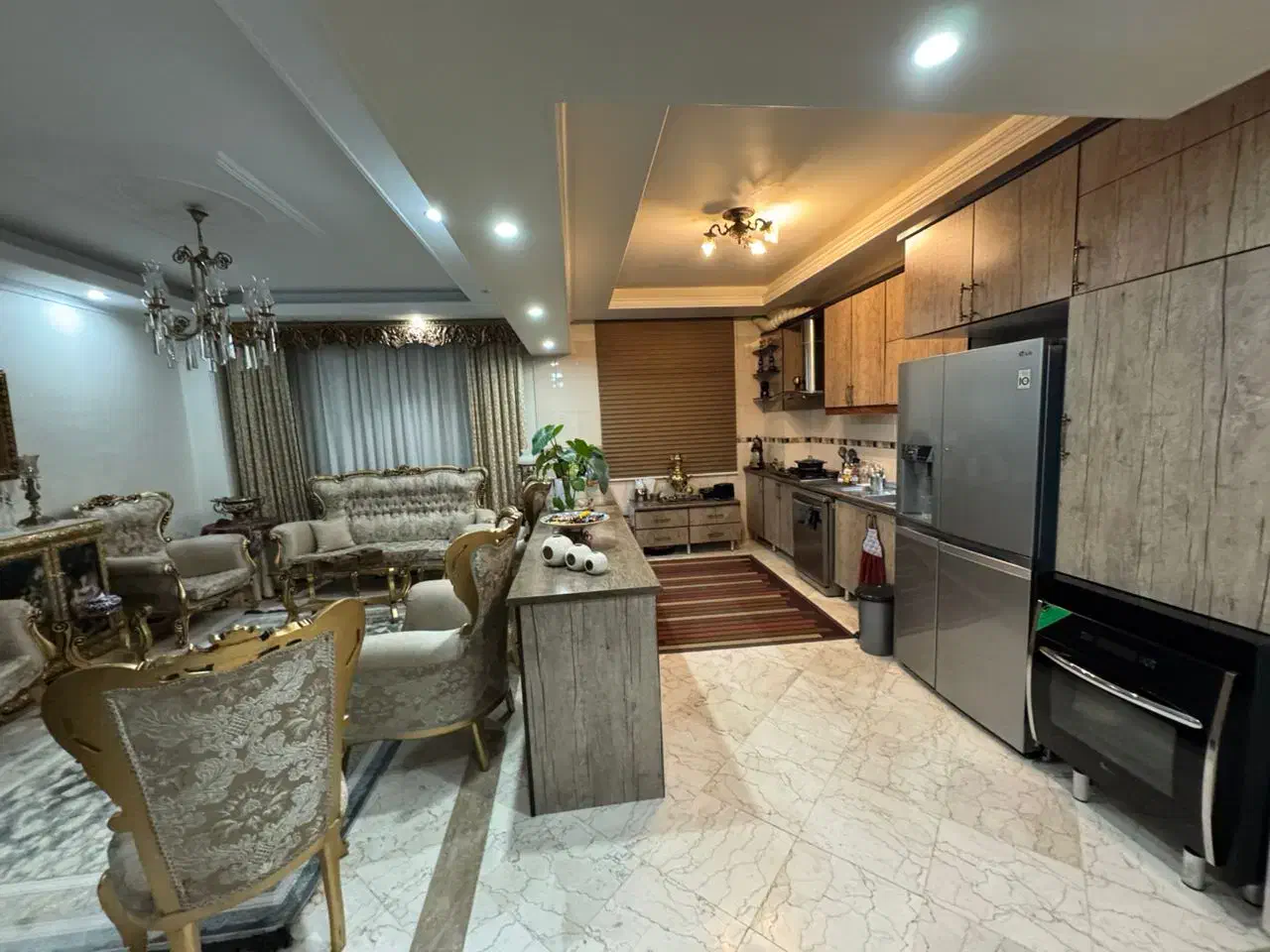 ۱۳۰متر ۳خواب فول امکانات بسیار شیک ۴سال ساخت