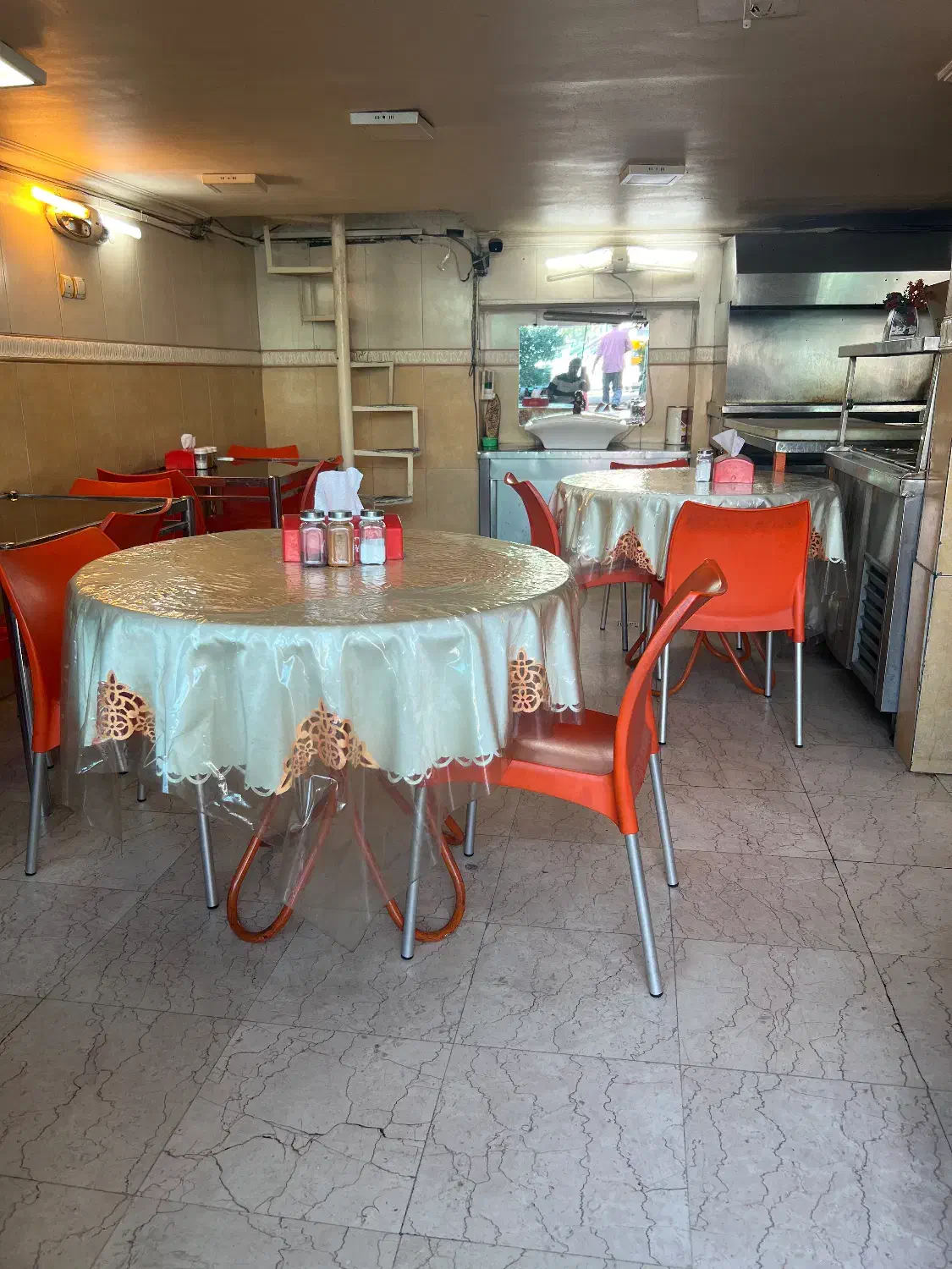 کارگر ساده|استخدام خدمات فروشگاه و رستوران|تهران, اسکندری|دیوار