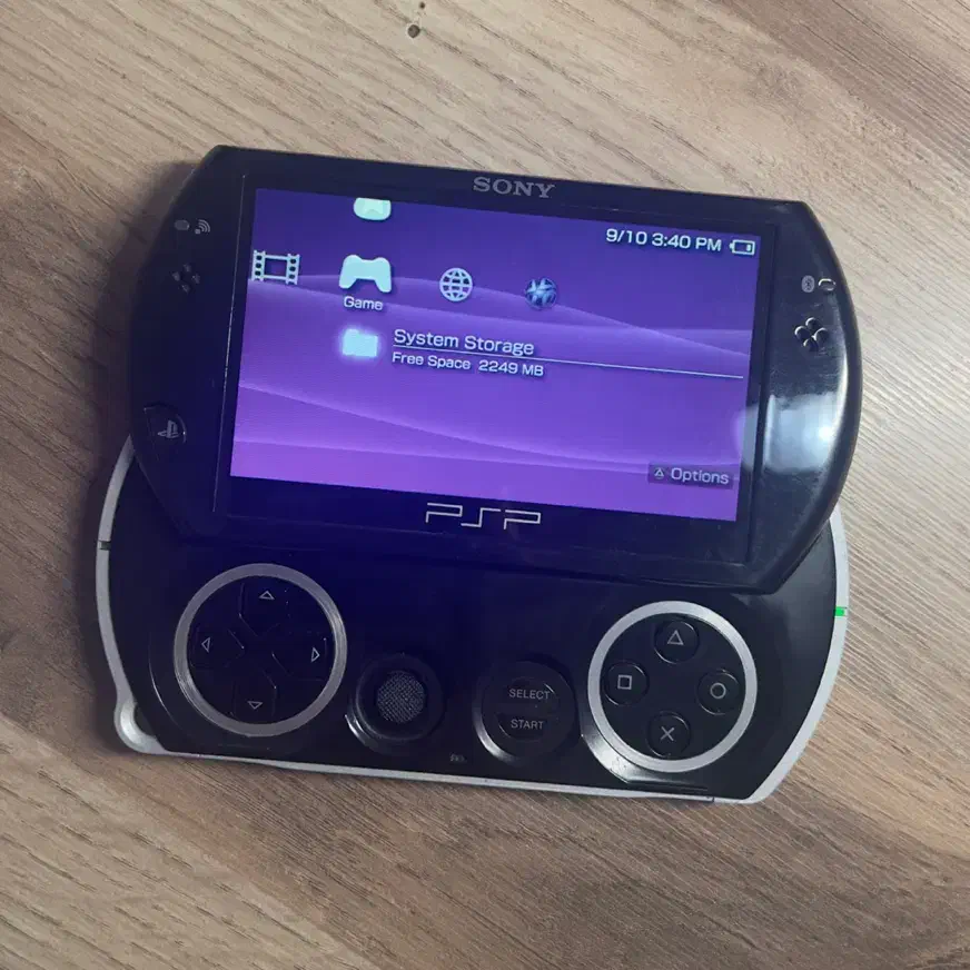 PSP go پی اس پی گو|کنسول، بازی ویدئویی و آنلاین|قزوین, |دیوار