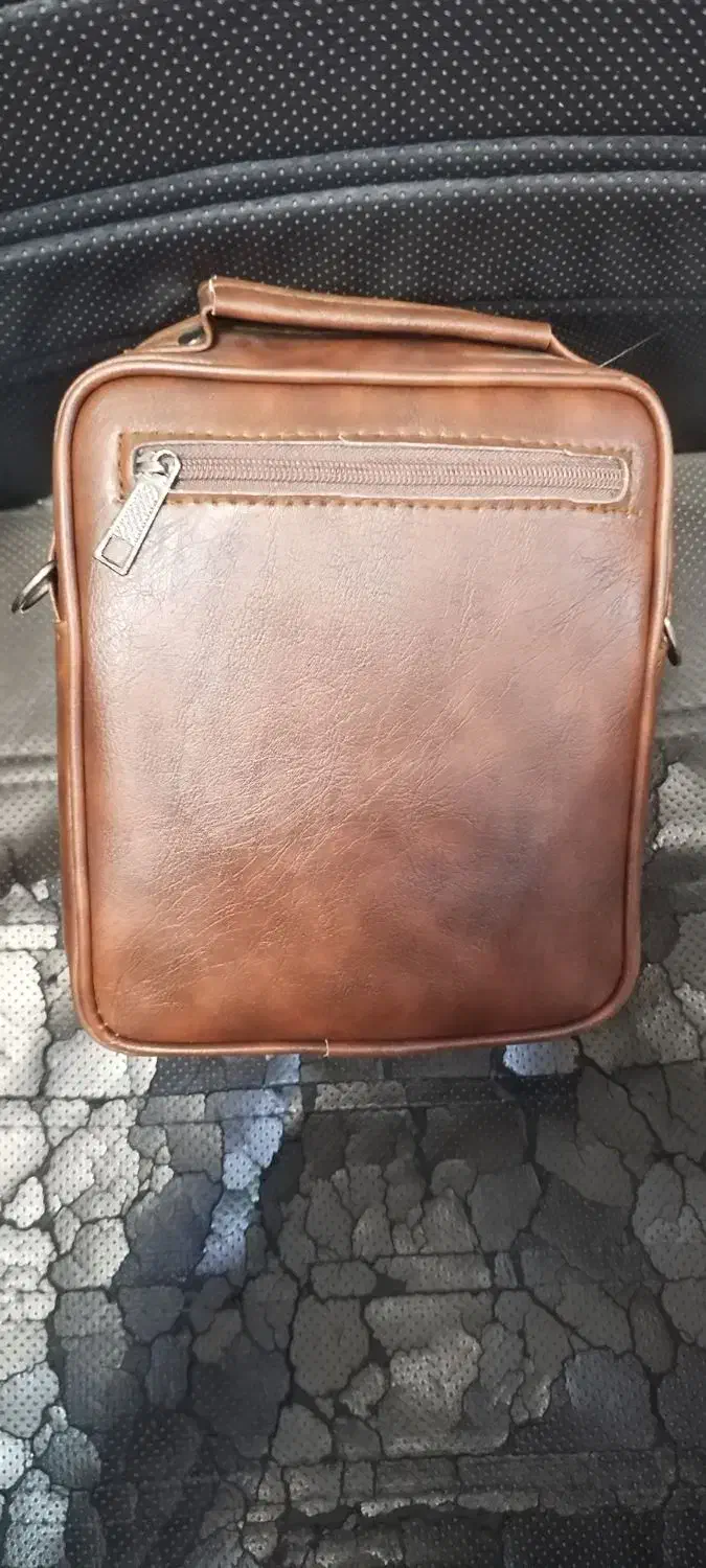 کیف|کیف، کفش، کمربند|قم, نیروگاه|دیوار