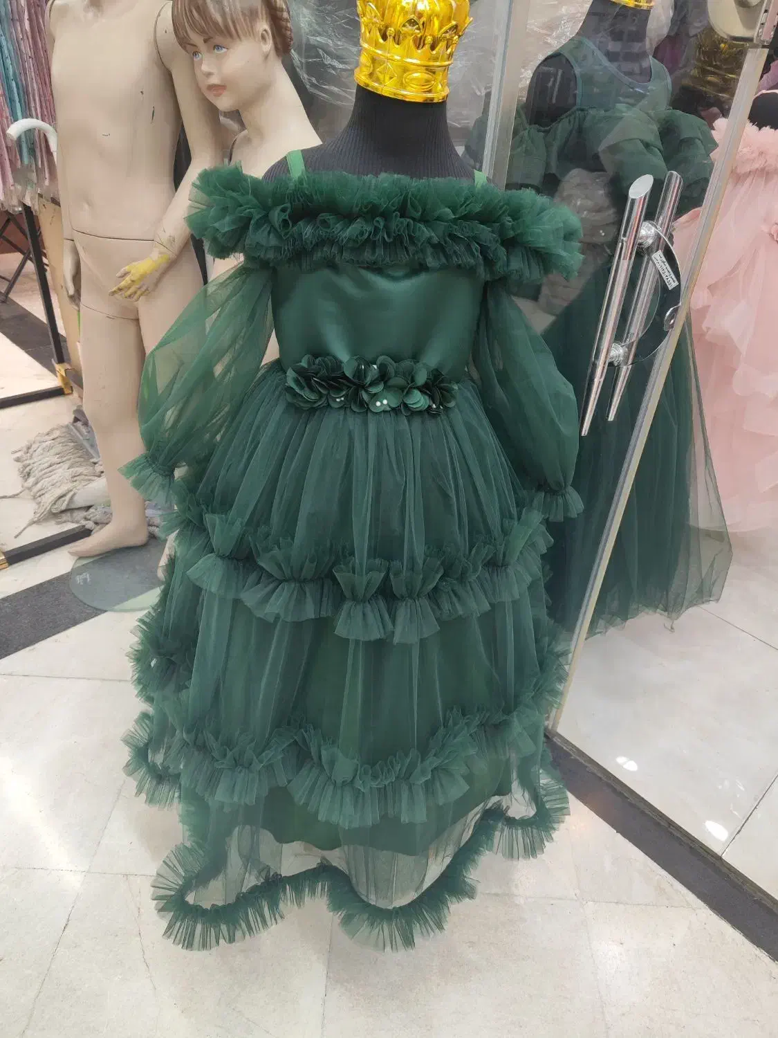 مزدی دوز لباس عروس بچگانه کار دائم|استخدام صنعتی، فنی، مهندسی|تهران, بهارستان|دیوار