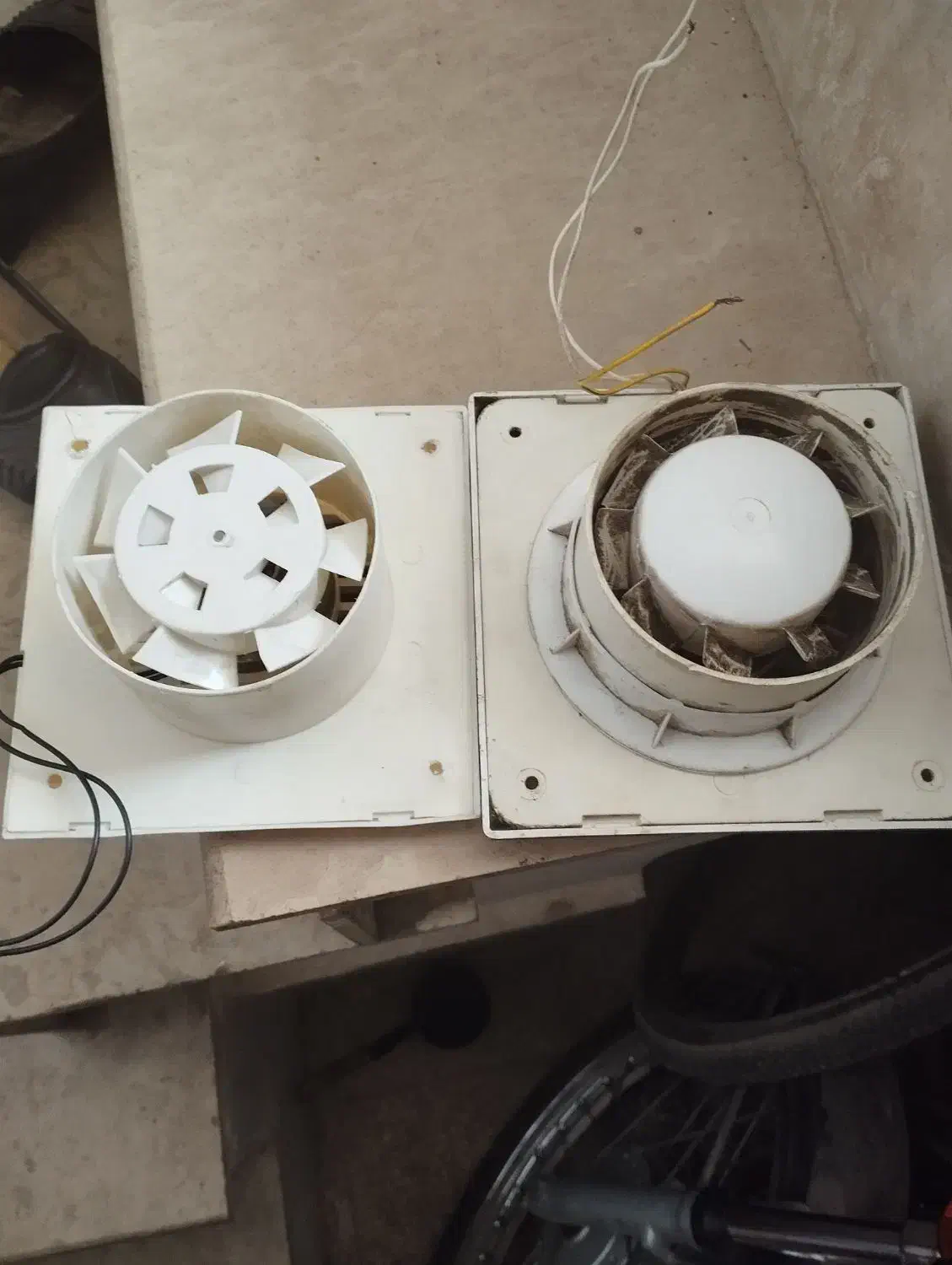 2عدد هواکش|پنکه و تصفیه‌کنندهٔ هوا|قم, شهر قائم|دیوار