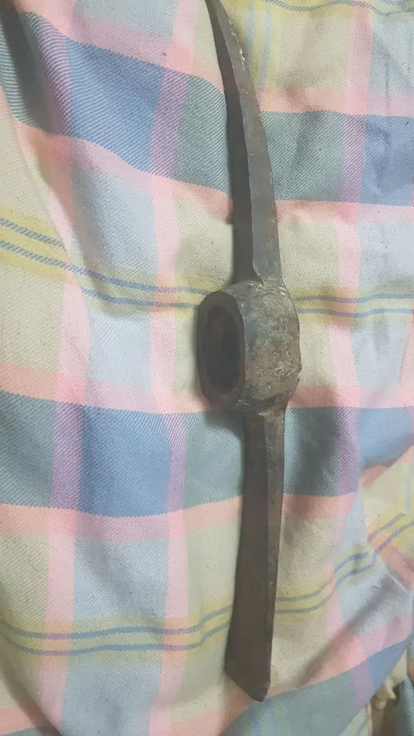 کلنگ ۴۰سال پیش|ابزارآلات|آزادشهر, |دیوار