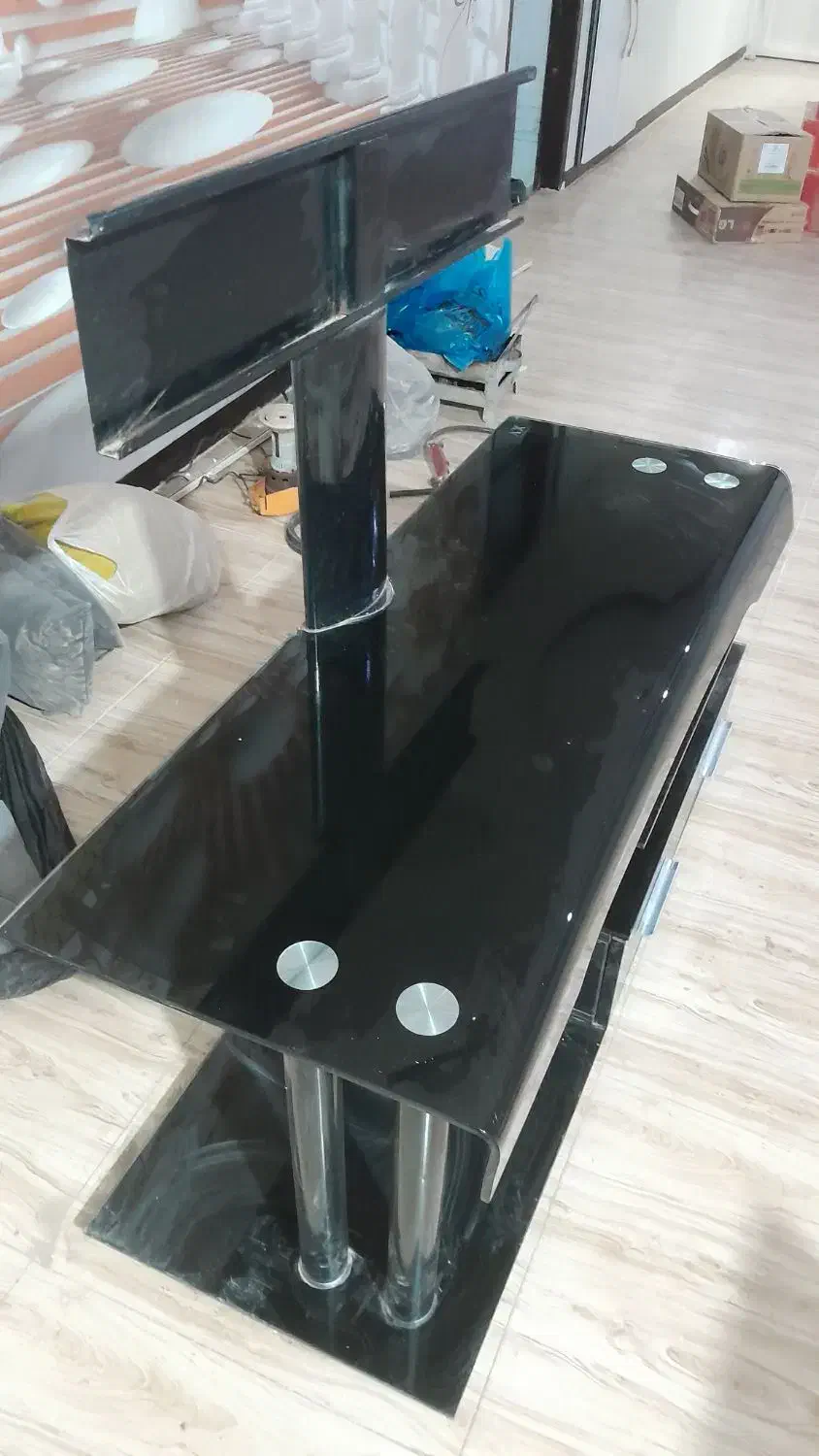 میز تلوزیون شیشه ای مشکی|میز تلویزیون|شاهینشهر, طالقانی|دیوار