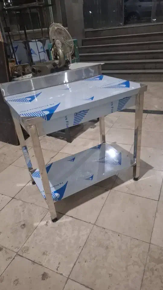 فروش میزکار.سینک . فریزر صندوقی.صندلی پلاستکی|کافی‌شاپ و رستوران|میناب, |دیوار