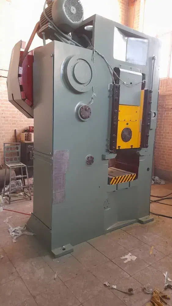 پرس ۴۰۰ تن نایکل روس|ماشینآلات صنعتی|پاکدشت, خاتون آباد|دیوار