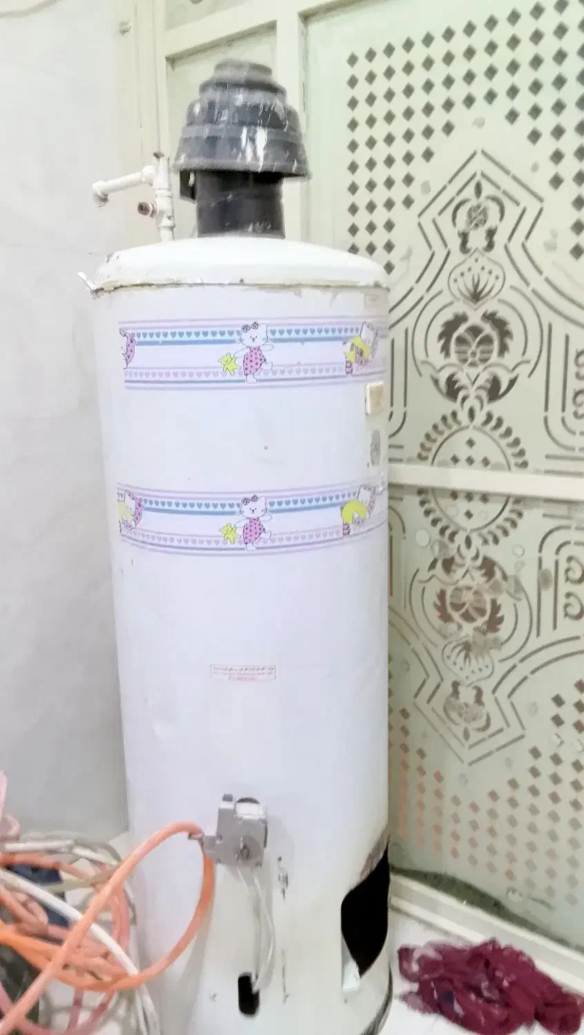 آبگرمکن ایستاده|آبگرمکن، پکیج، شوفاژ|پیرانشهر, |دیوار