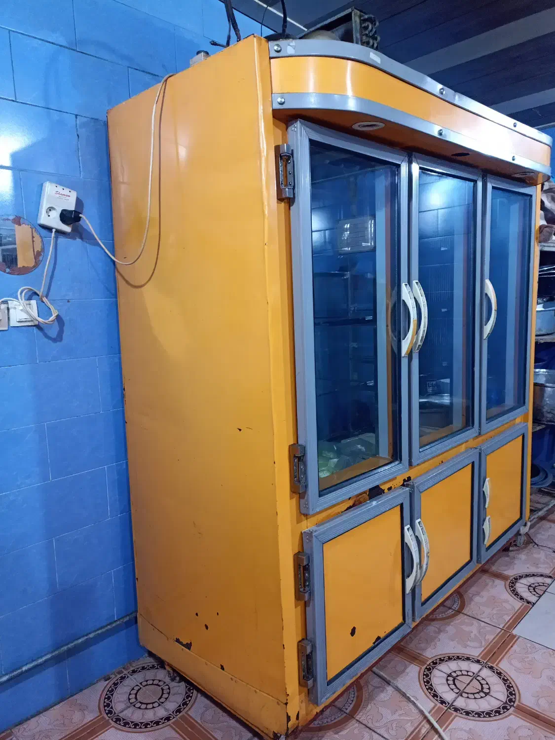 فروش یا معاوضه یخچال سه در ویترینی|یخچال و فریزر|فریدونشهر, |دیوار