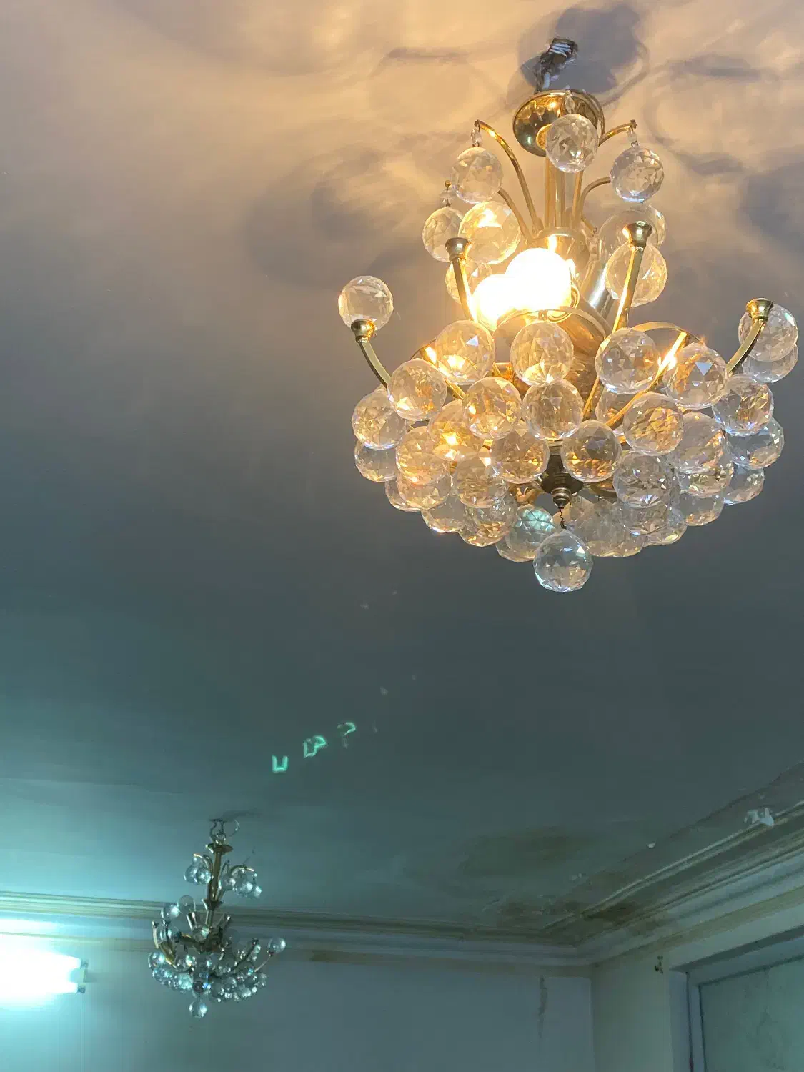 لوستر|لوستر و چراغ آویز|قم, شهدا|دیوار