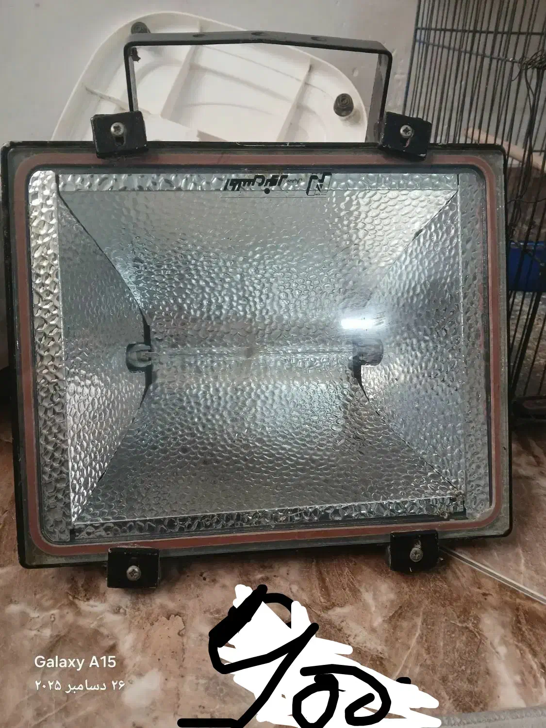 پروژکتور ۱۰۰ W|تلویزیون و پروژکتور|مشهد, نظام دوست|دیوار