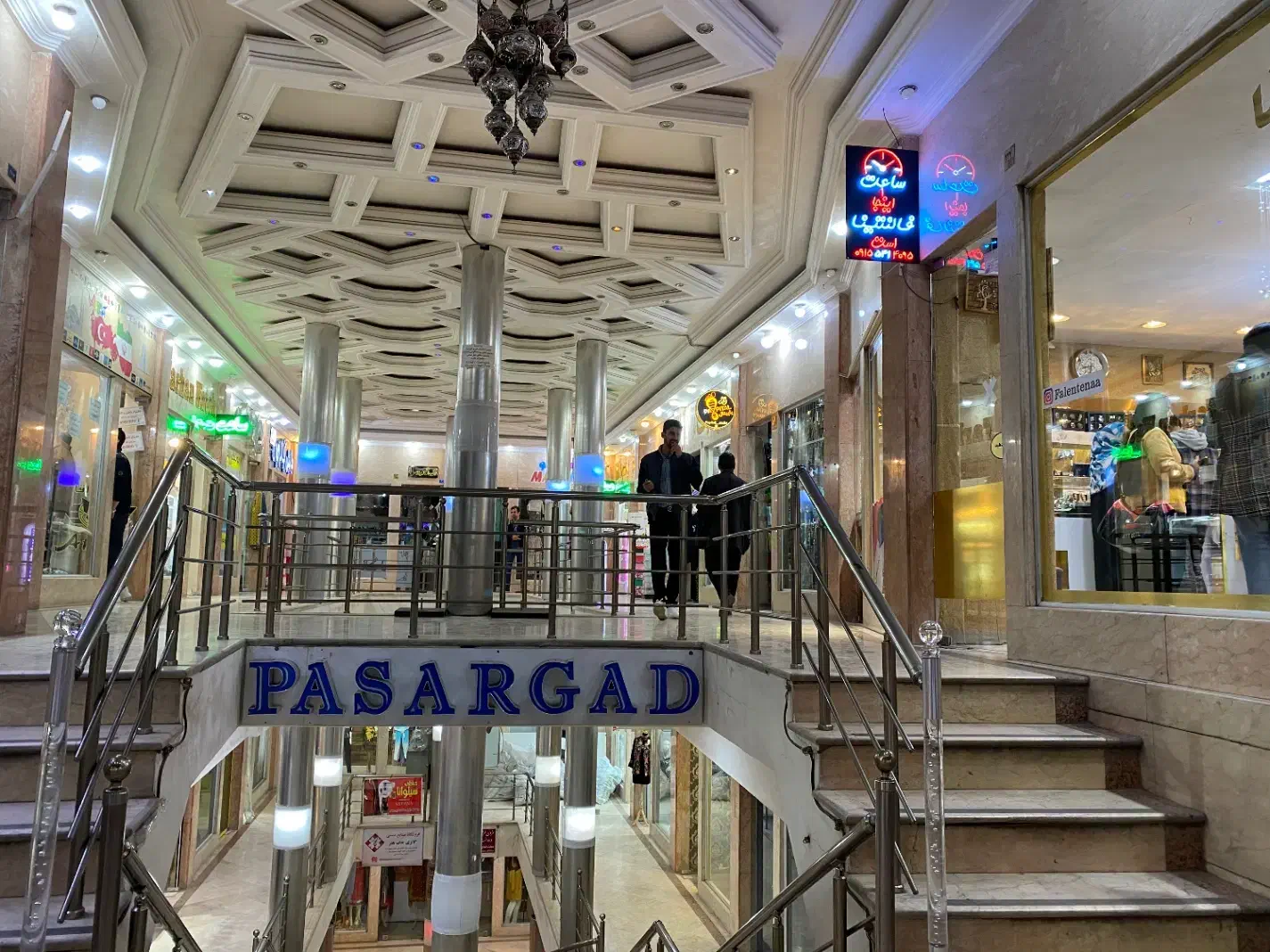 فروش یک واحد تجاری در پاساژ پاساژ پاسارگاد خ مصطفی|فروش مغازه و غرفه|زاهدان, |دیوار