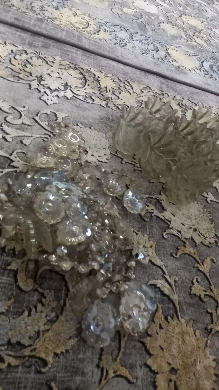 ۱۳عدد حباب و مقداری اویز لوستر|لوستر و چراغ آویز|تهران, یافت آباد جنوبی|دیوار