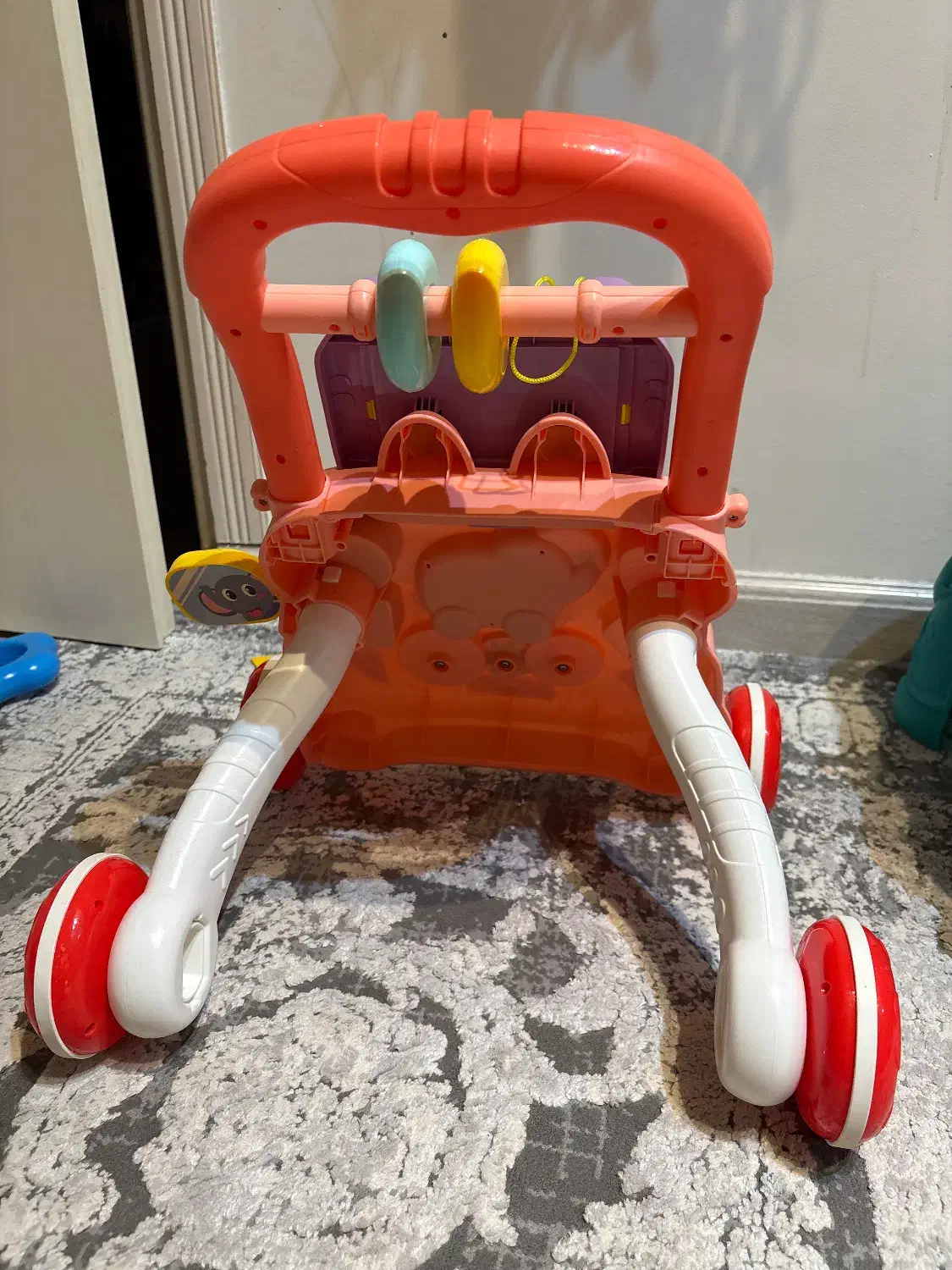 واکر و میز بازی کودک|اسباب و اثاث بچه|بندر انزلی, موج شکن|دیوار