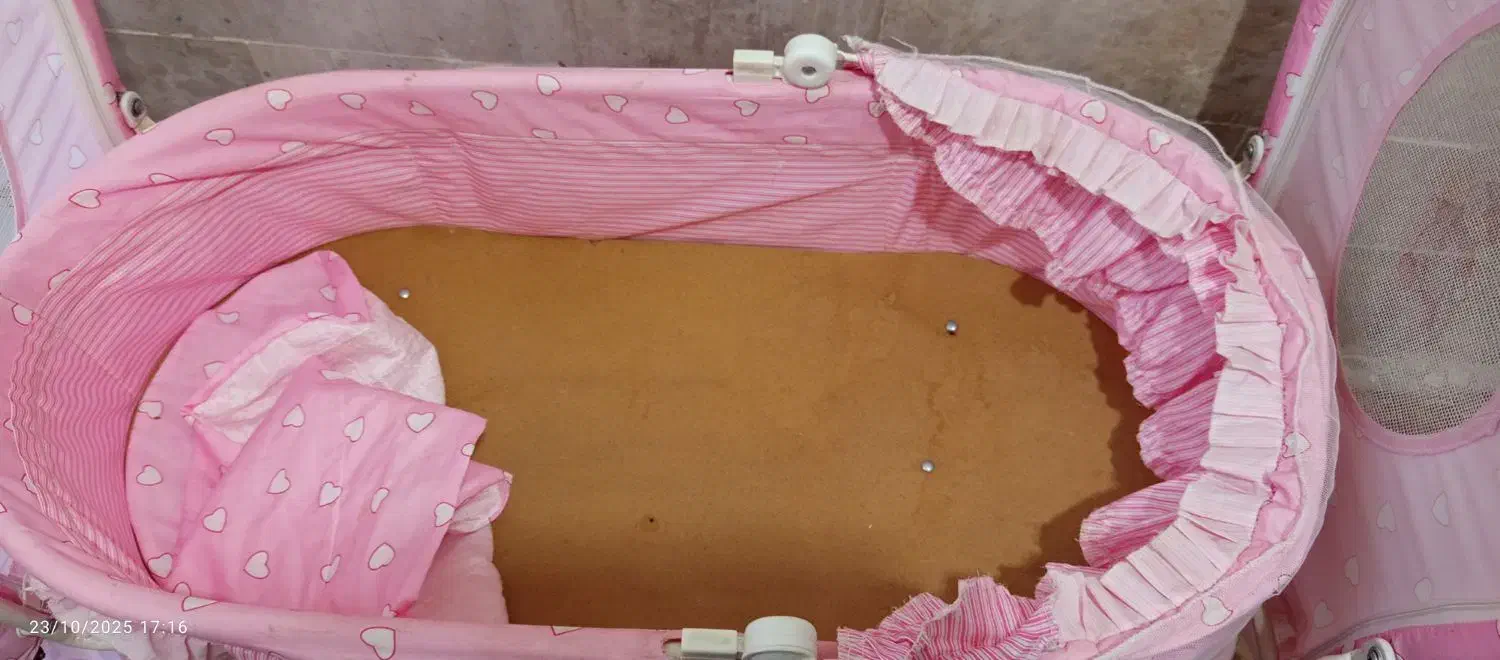 یک عدد گهواره چرخ دار وکریر|کالسکه و لوازم جانبی|اراک, |دیوار